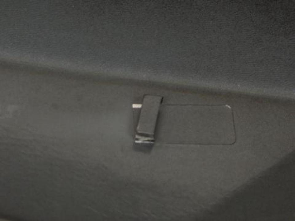 Coque arrière gauche origine pour scooter Sym 50 Symply 83600-AAA-000-KG Occasion