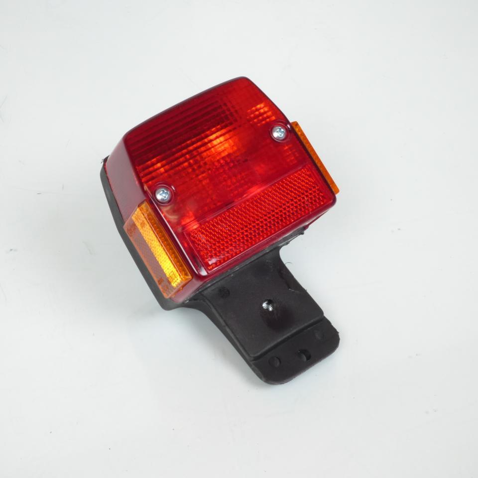 Feu arrière rouge avec support et catadioptre pour mobylette Puch 50 Maxi Neuf