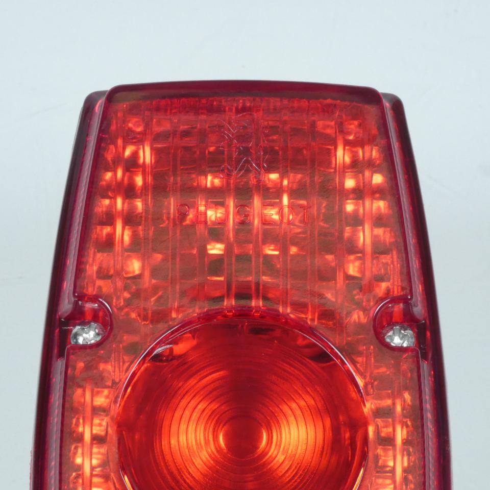 Feu arrière rougeet chromé pour mobylette Peugeot 50 103 MVL Neuf