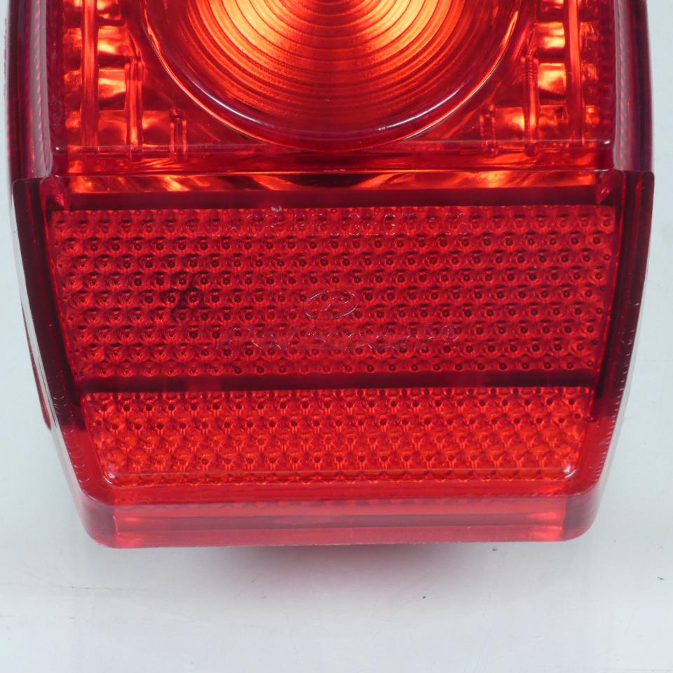Feu arrière rougeet chromé pour mobylette Peugeot 50 103 MVL Neuf