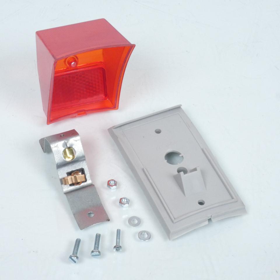 Feu arrière rouge pour mobylette Peugeot 50 103 F.B. 2238 / P-125 / 625 AR Neuf
