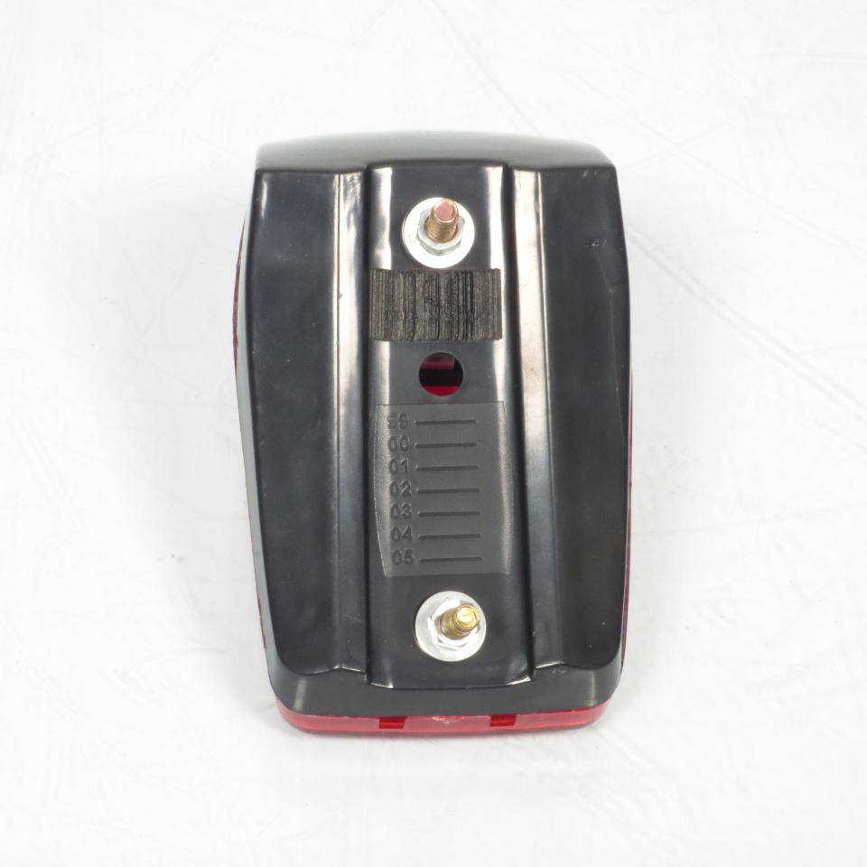 Feu arrière RSM pour mobylette Peugeot 103 MVL Neuf