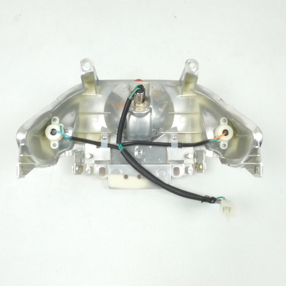 Feu arrière Générique pour scooter TNT 50 ROMA 4T 1 connecteur Chen Liang Neuf