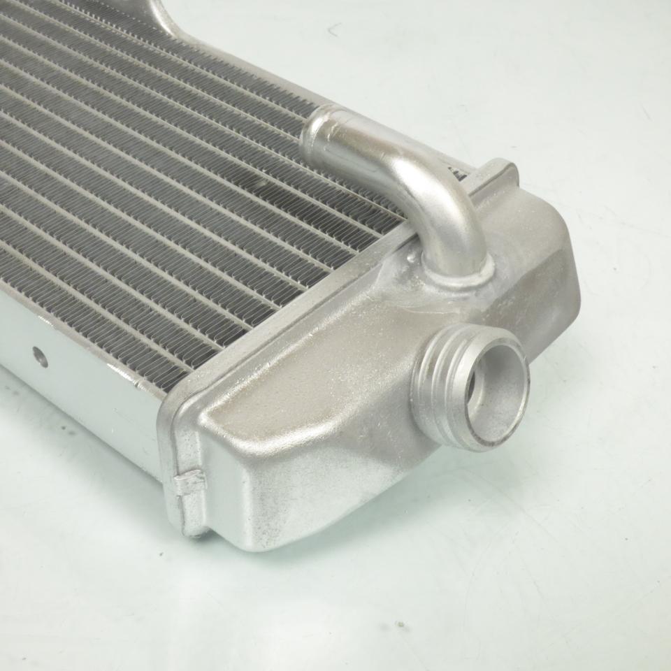 Radiateur de refroidissement TNT pour Moto Malaguti 50 XSM 1D4-E2460-00 Neuf