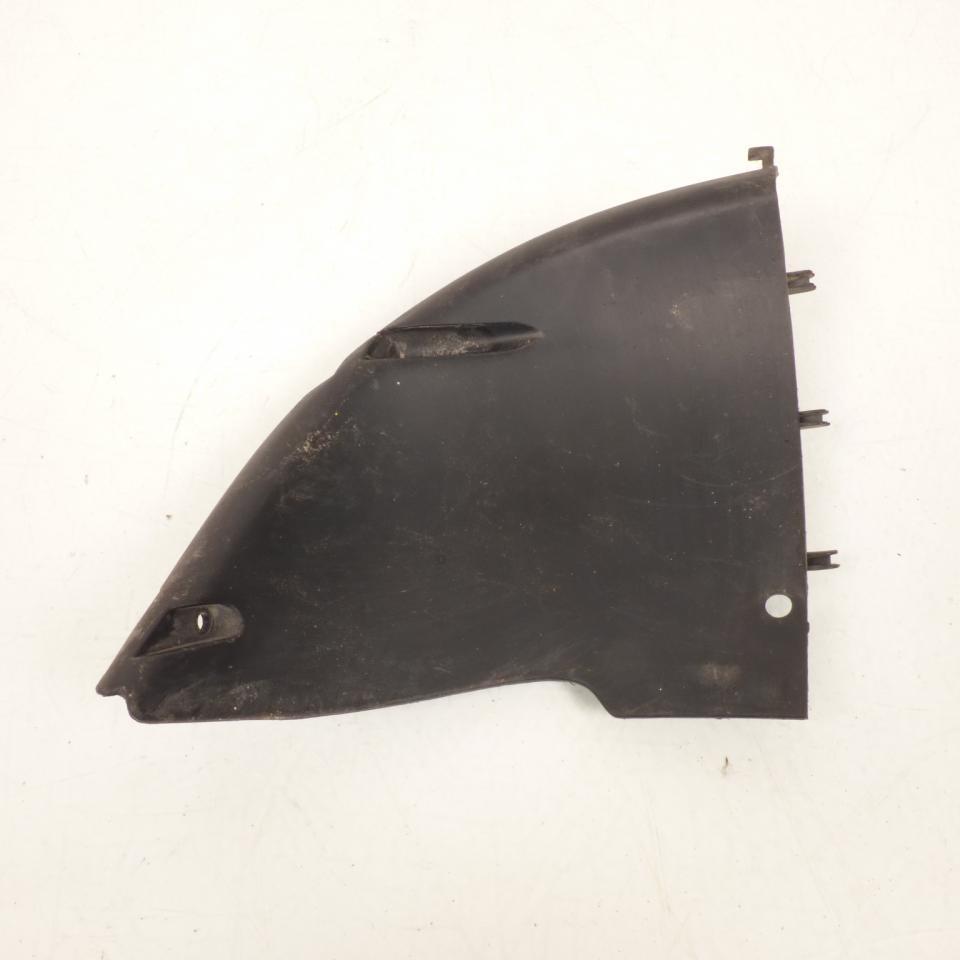 Sabot bas de caisse gauche pour scooter Peugeot 50 Buxy 1994-1997 1173063700 Occasion