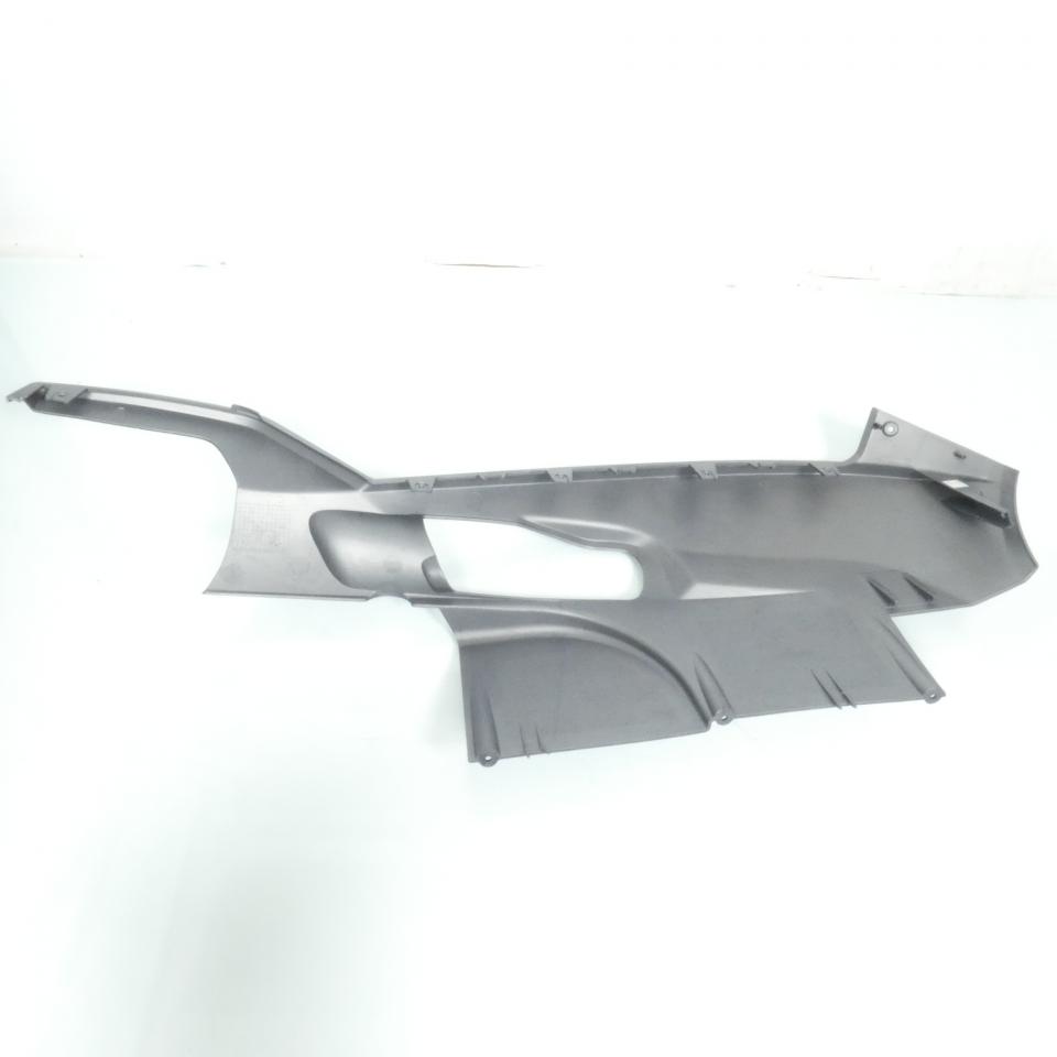 Sabot bas de caisse gauche pour scooter Peugeot 125 Satelis 769271 Gris