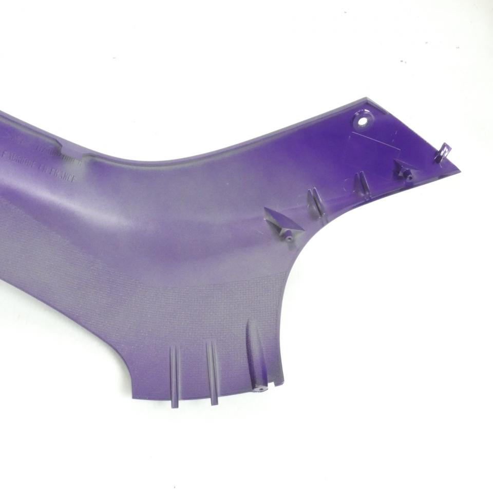 Sabot bas de caisse gauche pour scooter Peugeot 50 Buxy 730640VK Violet Neuf