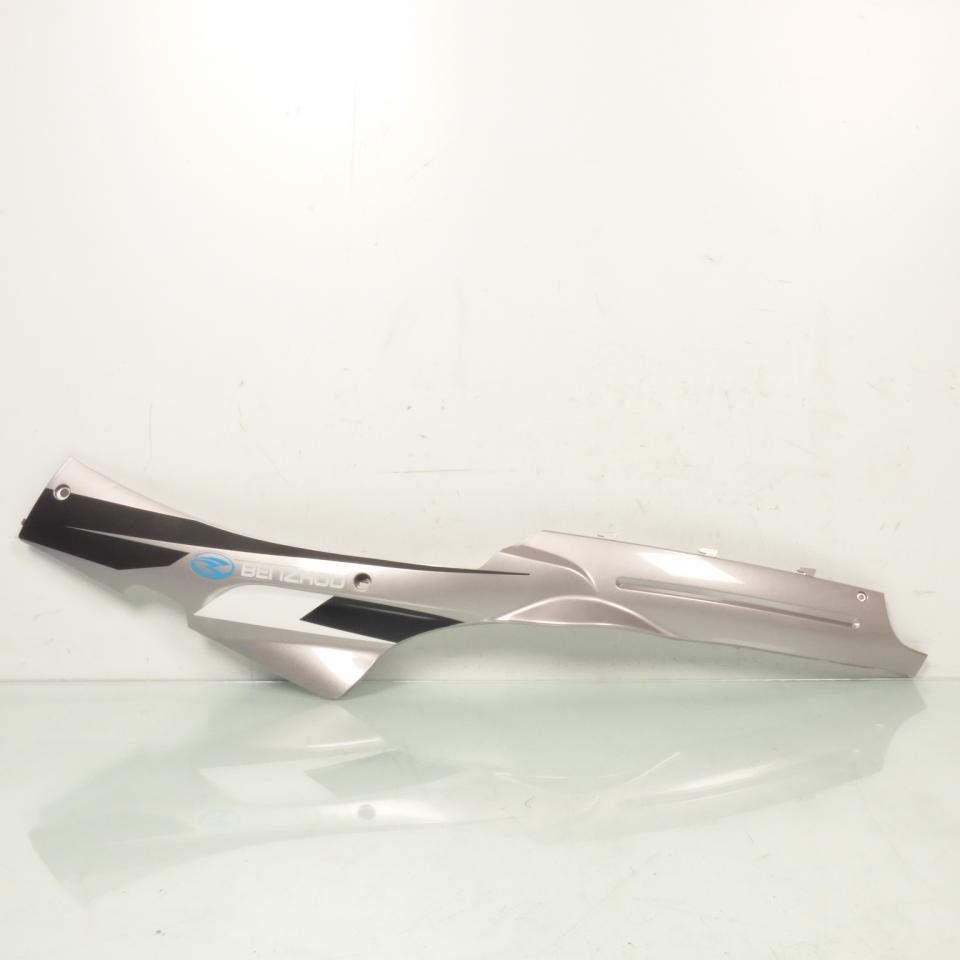 Sabot bas de caisse gauche origine pour Scooter Benzhou 50 QT TB00-070301004 gris BZ-GY50-17 Neuf