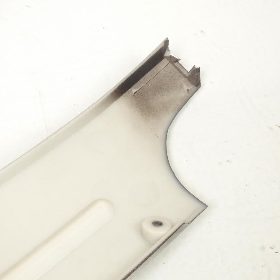 Sabot bas de caisse gauche origine pour Scooter Benzhou 50 QT TB00-070301004 gris BZ-GY50-17 Neuf