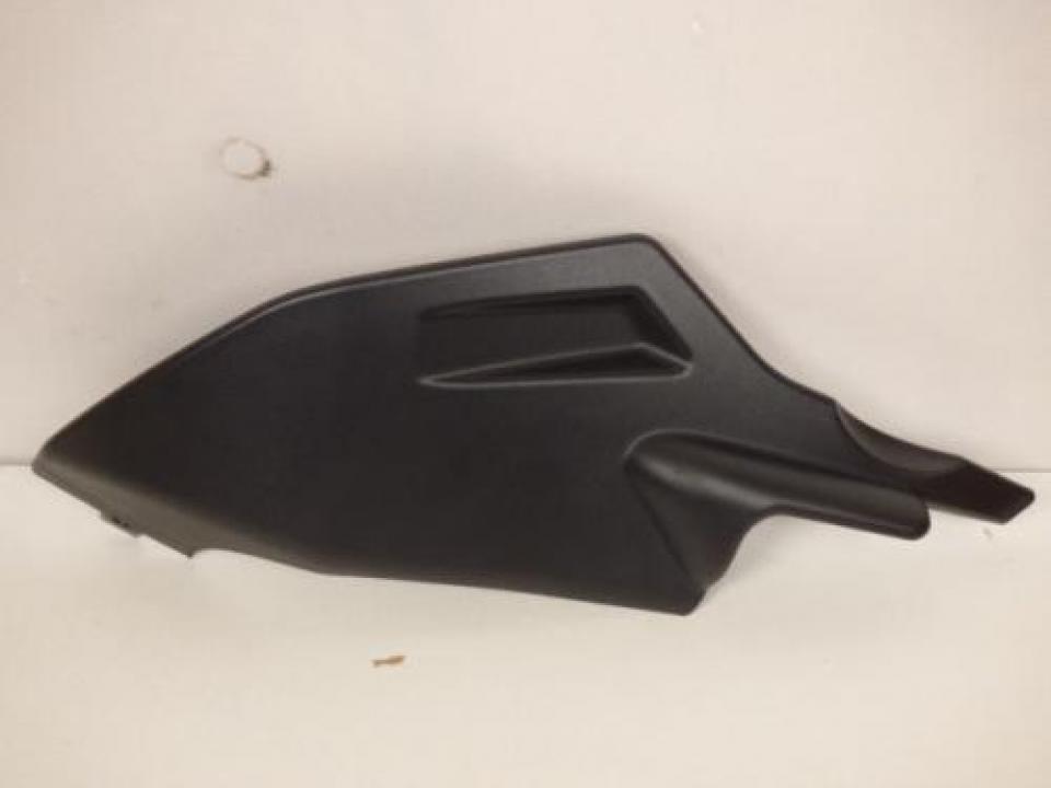 Sabot bas de caisse gauche pour Derbi GPR nude
