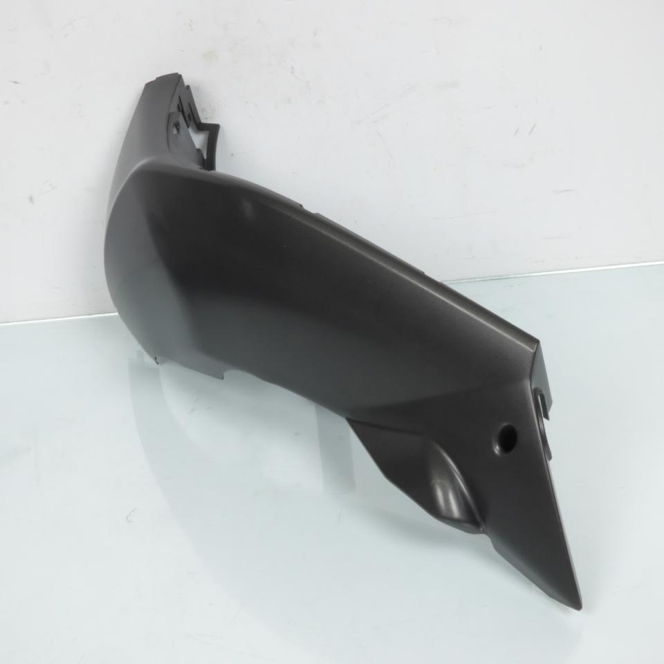 Sabot bas de caisse gauche origine pour Scooter Derbi 50 GP1 2006 à 2009 00G01505281 Neuf