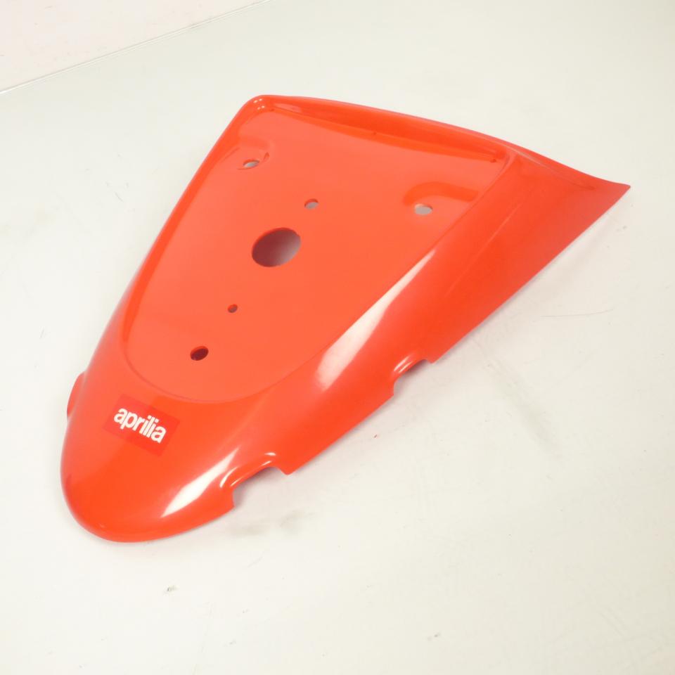 Carénage capot de selle passager pour scooter Aprilia 50 SR 1997-2000 AP8239411 101354