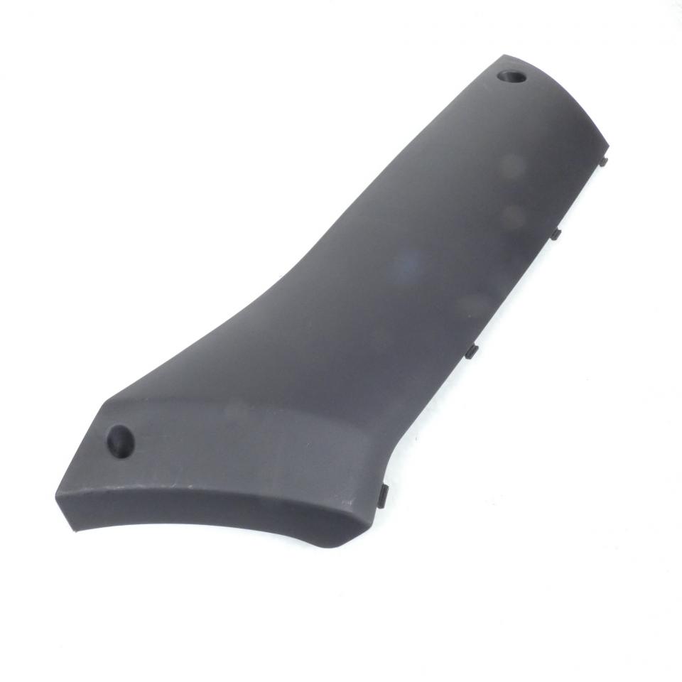 Sabot bas caisse droit pour scooter Peugeot 50 Kisbee 2T 2013-2020 786417H6 Noir
