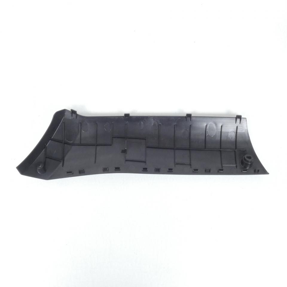 Sabot bas caisse droit pour scooter Peugeot 50 Kisbee 2T 2013-2020 786417H6 Noir
