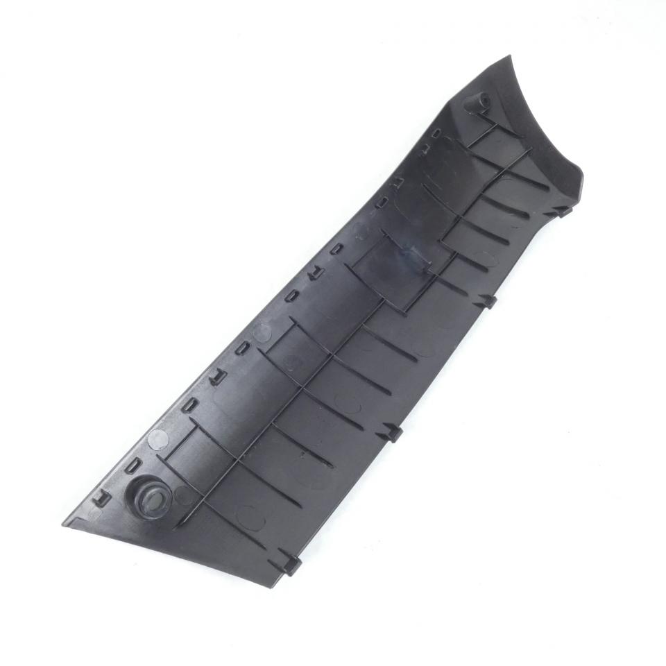 Sabot bas caisse droit pour scooter Peugeot 50 Kisbee 2T 2013-2020 786417H6 Noir