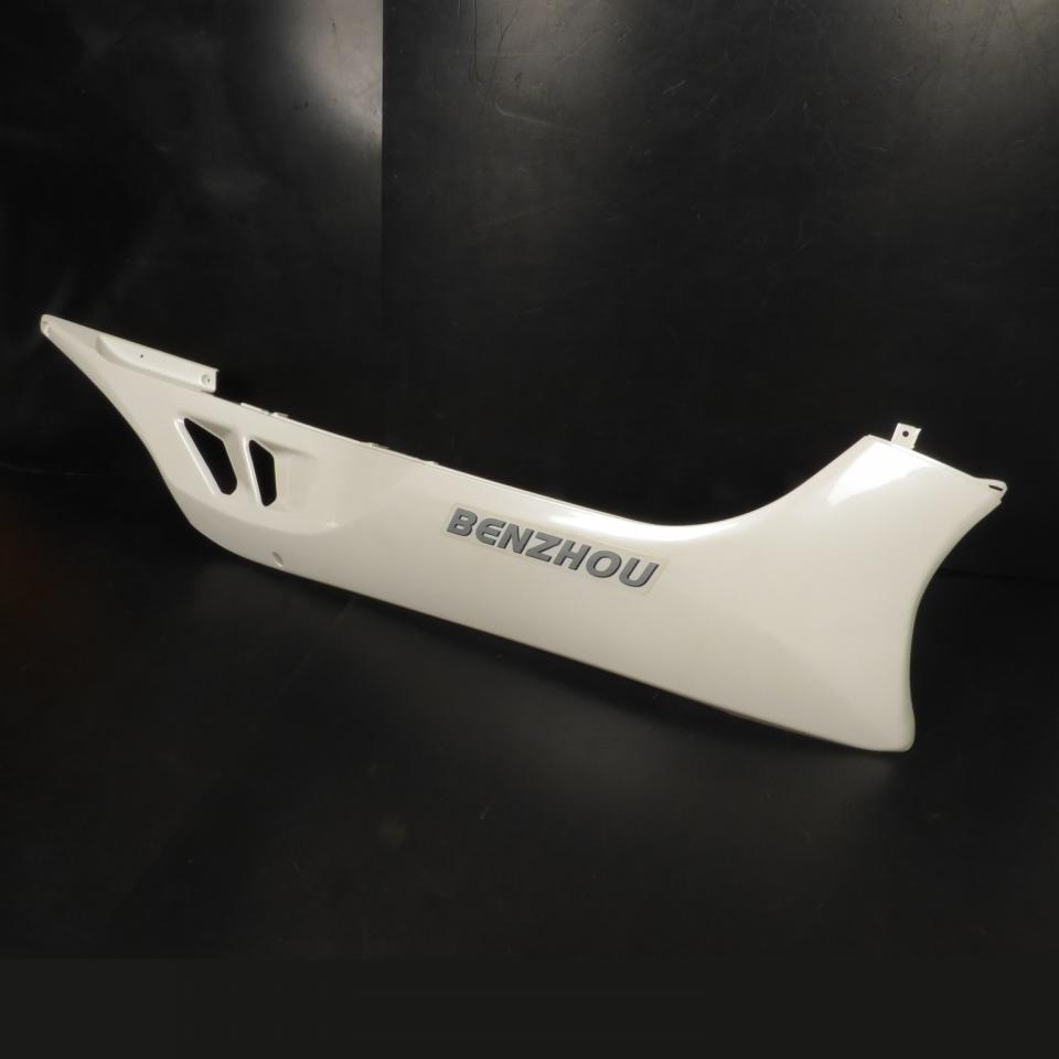 Sabot bas de caisse droit pour scooter Benzhou 125 Highway TM00-070100005 blanc