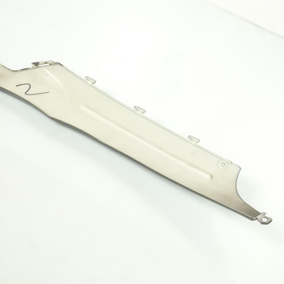 Sabot bas de caisse droit origine pour Scooter Benzhou 50 QT TB00-070301005 / noir mat Neuf