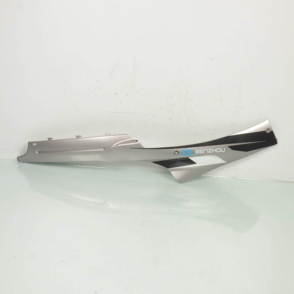 Sabot bas de caisse droit origine pour Scooter Benzhou 50 QT TB00-070301005 gris BZ-GY50-17 Neuf