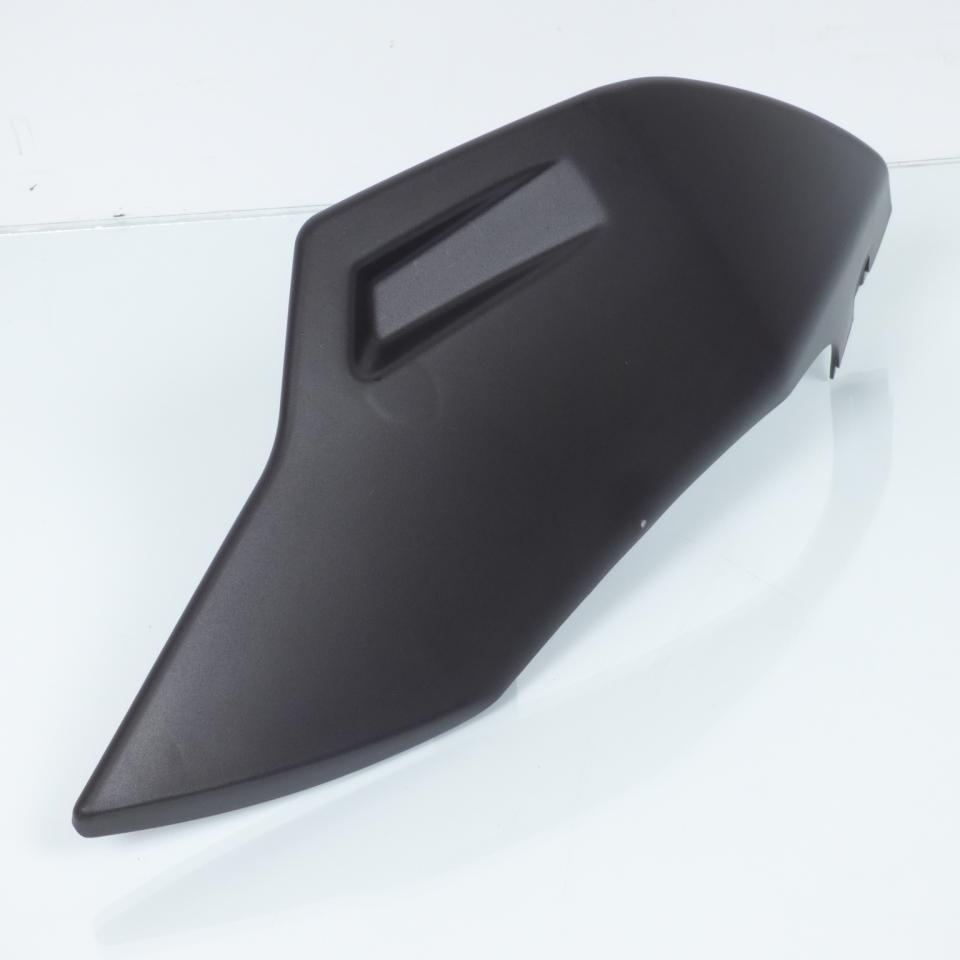 Sabot bas de caisse droit origine pour Moto Derbi 50 GPR nude 2006 00H01516231 / noir Neuf